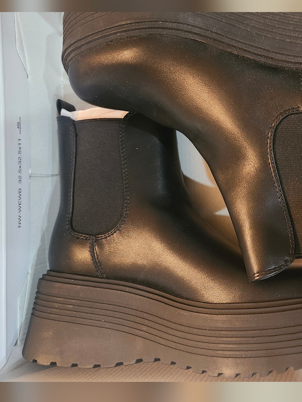 NIB Nine West George Black Platform Chelsea Boots